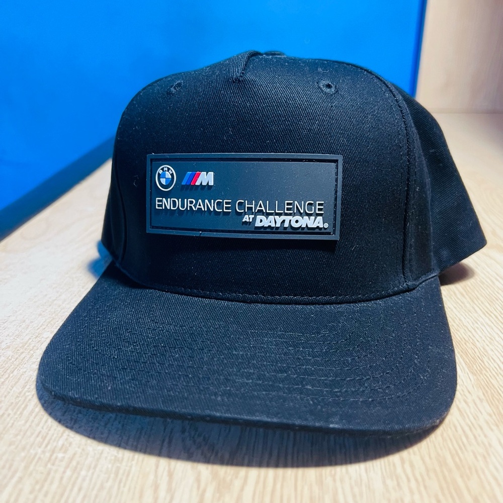 Snapback black BMW hat